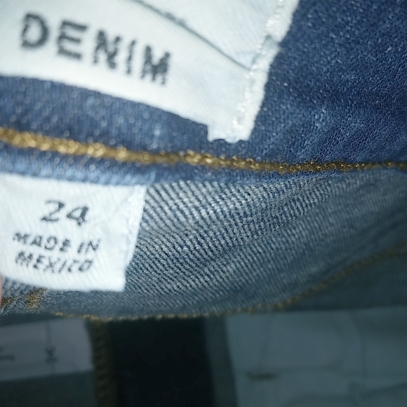 J. Crew Denim 24 Dark Wash Distressed Raw Hem Shorts - Picture 6 of 7